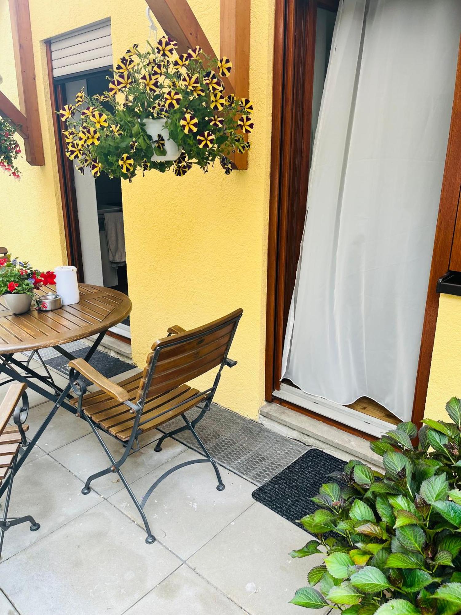 Maisonette Wohnung Sophie Mit Balkon Und Terrasse Weikersheim Exterior photo